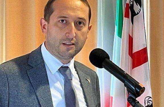 Video denuncia, Assemini: litri e litri d’acqua si riversano in via Kennedy ogni minuto