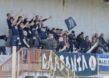 Calcio, il Carbonia rinnova il contratto con mister Mingioni