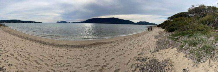 Alghero, sabato 17 giugno giornata ecologica naturista nella Baia delle Ninfe a Porto Conte