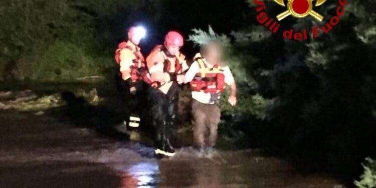 Violento nubifragio nel Nord Sardegna, esondati fiumi: salvata una persona a Laerru