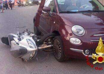 La Maddalena, scontro tra auto e moto: un ferito
