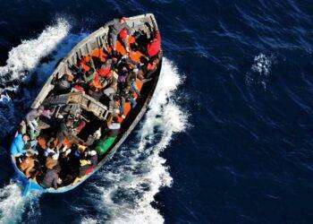 Spagna salvati 114 migranti nelle isole Canarie