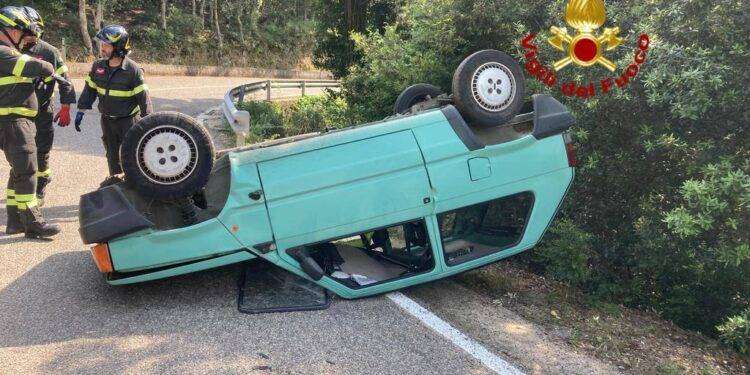 Scontro tra auto e moto: in gravi condizioni un motociclista