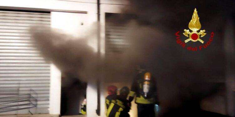 Lanusei, attentato nella notte: distrutto locale di un noto imprenditore