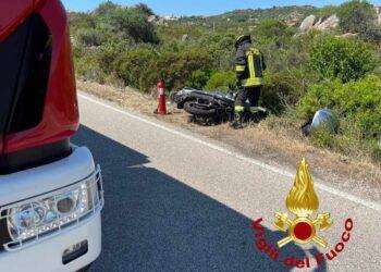 Scontro tra auto e moto: grave un motociclista