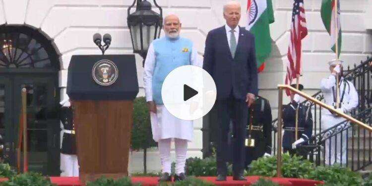 Usa: nuova gaffe per Biden, mano sul cuore durante inno nazionale indiano