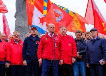 Il KPRF si schiera con il presidente Vladimir Putin