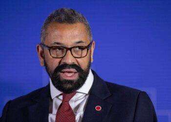 Follia Regno Unito: “Molto favorevole” a una rapida adesione dell’Ucraina alla Nato