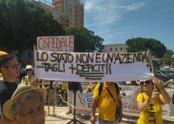 Cagliari, in migliaia in corteo per la sanità pubblica e contro la Giunta Solinas