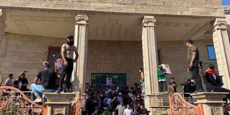 Baghdad, occupata ambasciata svedese