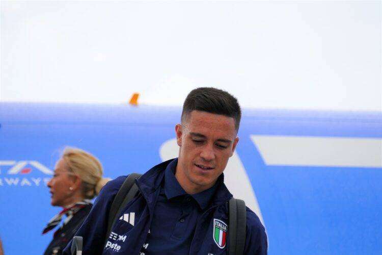 L’Italia di Mancini sbarcata a Cagliari, via al ritiro-vacanza