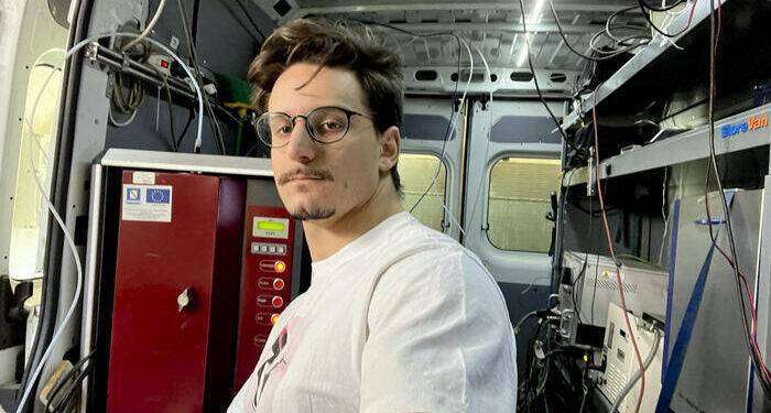 Auto esplosa, morto anche il giovane tirocinante