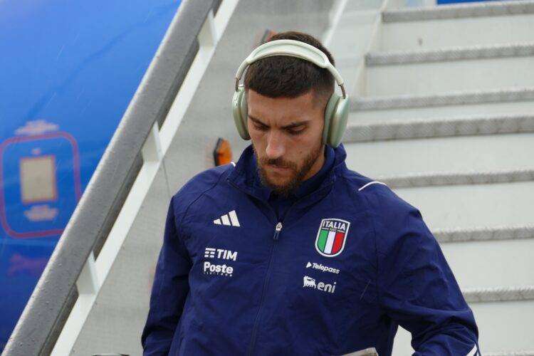 L’Italia di Mancini sbarcata a Cagliari, via al ritiro-vacanza