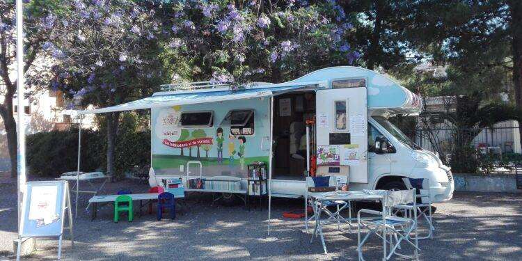 Cagliari, il Bibliobus organizza “Il tuo Bestiario”
