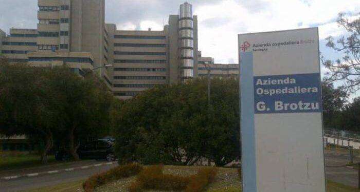 Pestato a sangue al Poetto di Cagliari per una sigaretta negata