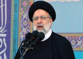 L’Iran presenta il suo missile ipersonico