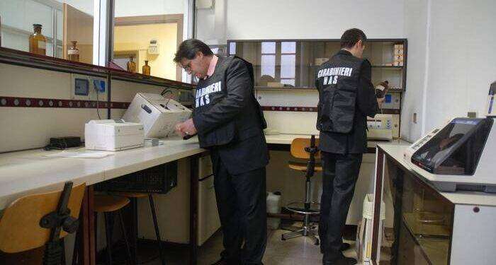 Chiuso studio di neurologia abusivo, denunciato un 50enne