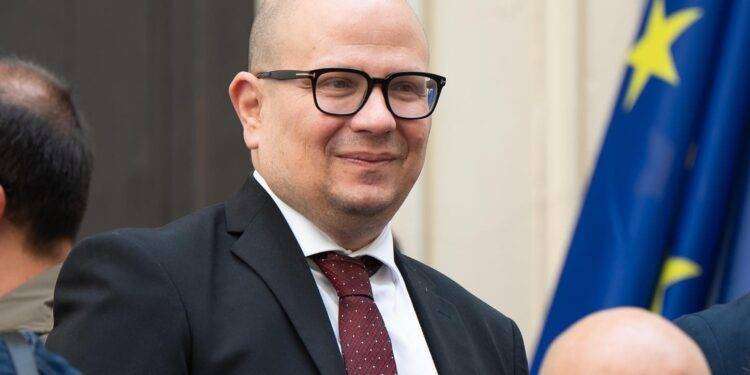 Trasporti, Deidda (Fdi): “Avviare confronto su trasporto merci e animali da e per la Sardegna, serve nave dedicata”