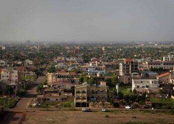 Burkina Faso: Lunedì, assalitori non identificati hanno ucciso 31 soldati e tre membri dei Volontari della Difesa della Patria (VDP)