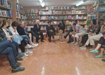 Distruggere Assange, presentato a Nuoro il libro di Sara Chessa