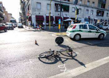Ciclista investito, trasportato in ospedale è in gravi condizioni
