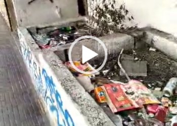Videodenuncia, Cagliari via XX settembre: pattumiera sotto la palazzina in ristrutturazione