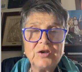 Silvana De Mari radiata dall’Ordine dei Medici: «La mia colpa? Aver curato la gente»