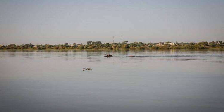 Oltre 100 morti in un naufragio su un fiume in Nigeria