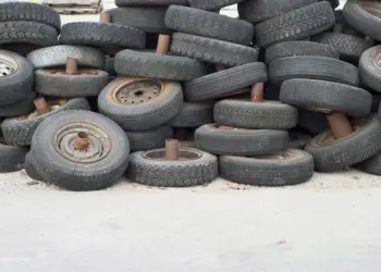 Biella, scoperte due discariche di pneumatici