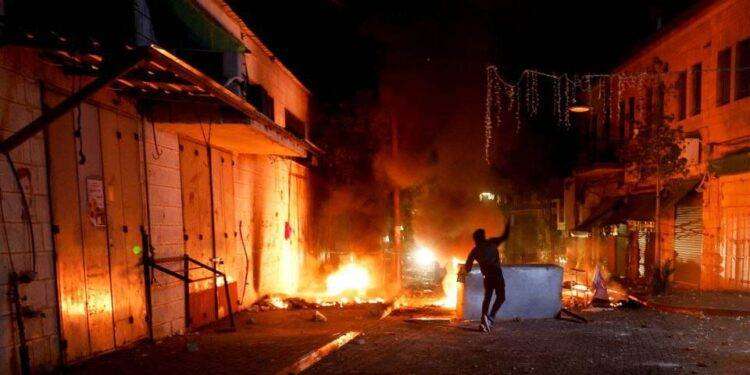 Palestina, esercito sionista attacca palestinesi a Ramallah