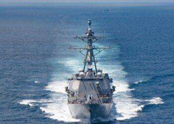 Stretto di Taiwan, sfiorata la collisione tra nave militare Usa e imbarcazione cinese