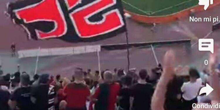 Le immagini dei cagliaritani nel settore ospiti di Bari