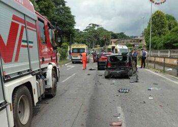 Tir contromano, sei persone ferite