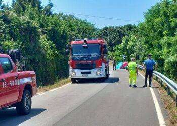 Esce di strada con la moto, 56enne muore a Tempio