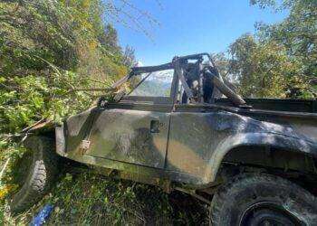 Auto in un dirupo, sono tre i morti