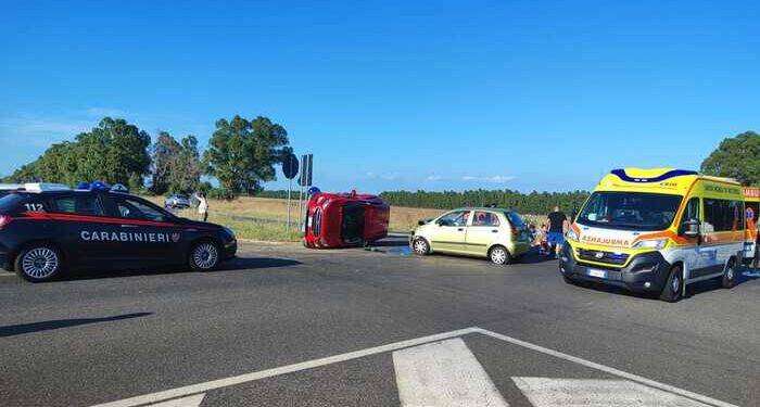 Scontro tra auto sulla statale 196 a Villacidro, due feriti