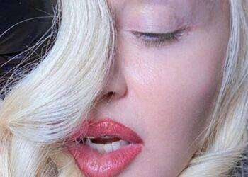 Musica, Madonna posticipa il suo tour