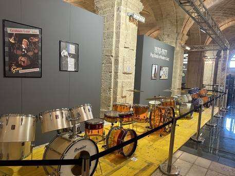 Inaugurata mostra con 25 batterie vintage al Medimex di Taranto