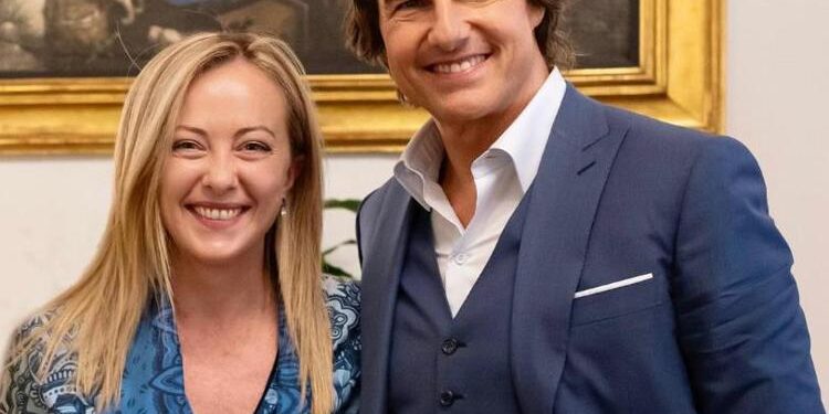 Giorgia Meloni riceve Tom Cruise: “Mission impossible’ anche nostro pane quotidiano”