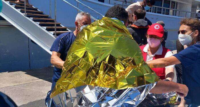 Naufragio di migranti in Grecia, si teme una strage