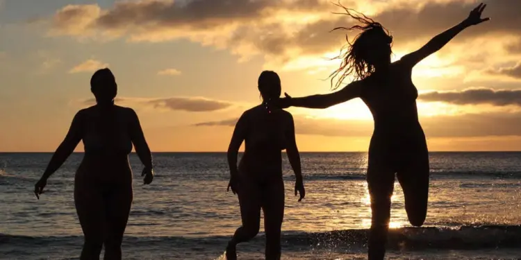 Una spiaggia nudista italiana tra le top 10 al mondo