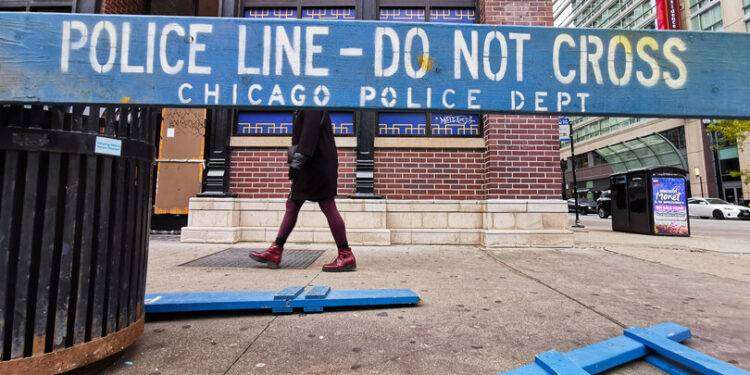 Quattro morti e decine di feriti in tre diverse sparatorie in Usa