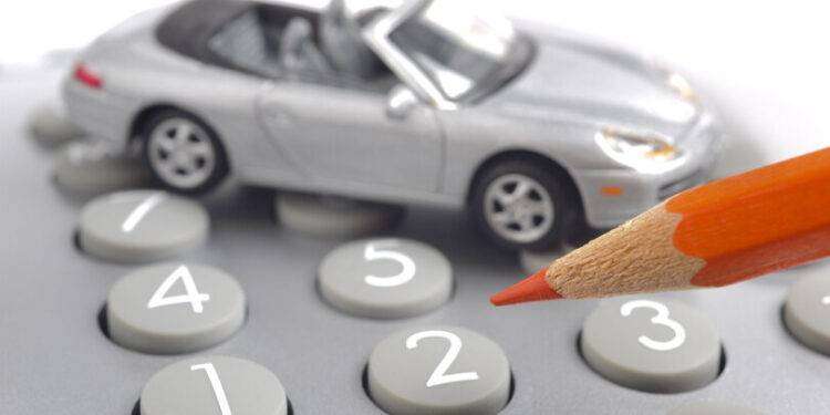 Rc Auto più cara, il premio aumenta del 4%