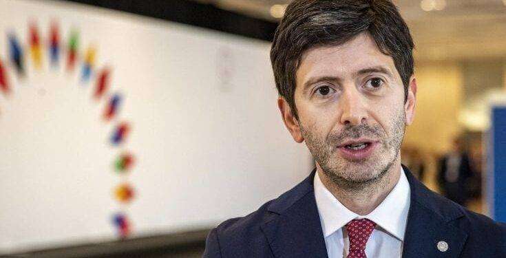 Politica, Elezioni 2022: ex Ministro Speranza finanziato da federfarma 