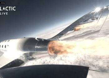 Primo volo commerciale di Virgin Galactic, a bordo quattro italiani