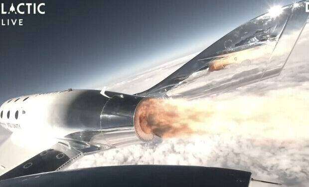 Primo volo commerciale di Virgin Galactic, a bordo quattro italiani