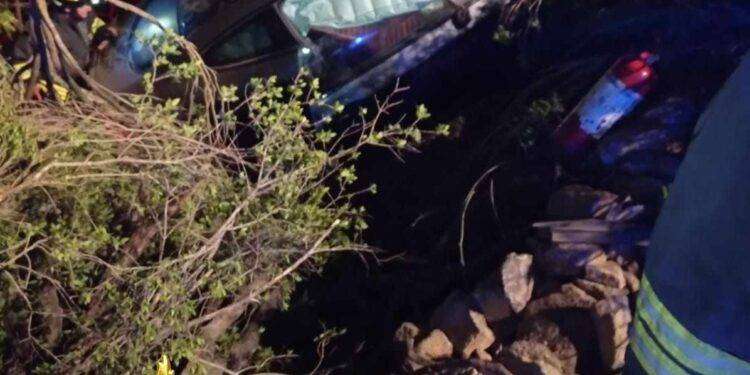 Porto Cervo, con l’auto finisce fuori strada: tre feriti gravi