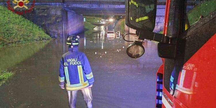 Maltempo, dalle prime ore del mattino pioggia e grandine nel lecchese e a Monza