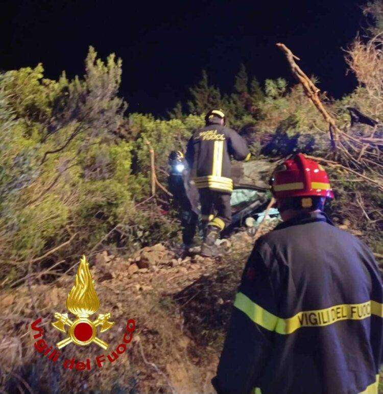 Porto Cervo, con l’auto finisce fuori strada: tre feriti gravi