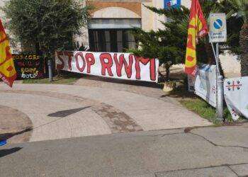 Protesta contro la fabbrica di bombe a Cagliari